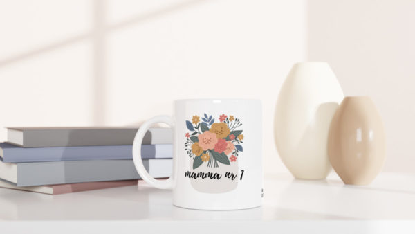 mugg mamma nr1 blommor bord